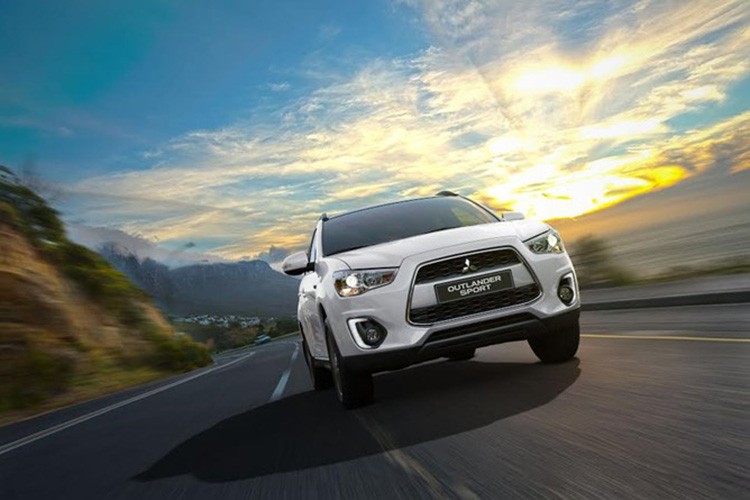 Mitsubishi Outlander Sport 2016 ve Viet Nam gia 977 trieu